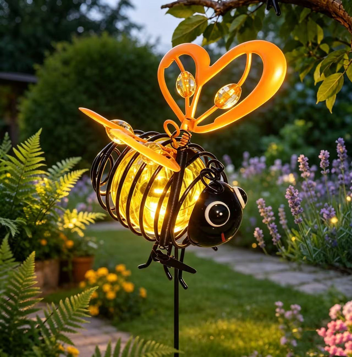 🐝💡Hanging Solar Bee Light – Warm Amber Glow, Flicker-Free, Perfect for Garden Parties, Camping, or Kids’ Rooms🌞