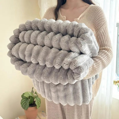 🍂Autumn Sale - 50% Off!🛏️Thickened Rabbit Plush&Milk Velvet Cover Blanket🫧Wrap up in Ultimate Comfort