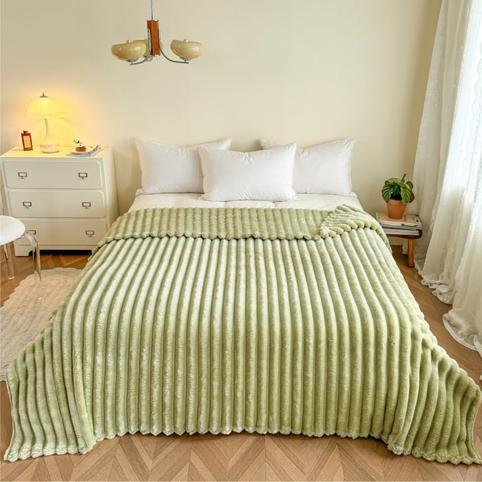 🍂Autumn Sale - 50% Off!🛏️Thickened Rabbit Plush&Milk Velvet Cover Blanket🫧Wrap up in Ultimate Comfort