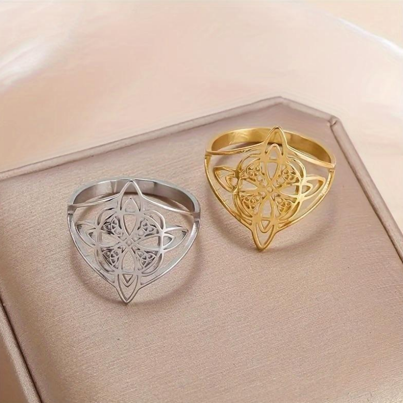 Witch's Knot Celtic Ring